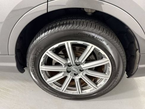 Used 2018 Audi Q7 3.0T Prestige AWD/4WD image 5