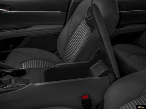 Used 2023 Toyota Camry SE image 12