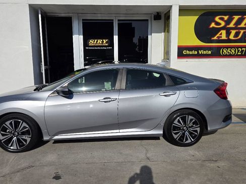 Used 2018 Honda Civic EX-T image 3