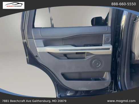 Used 2019 Ford Expedition XLT w/ Equipment Group 202A RWD image 21