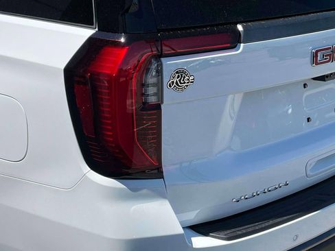 New 2026 GMC Yukon XL AT4 Ultimate AWD/4WD image 10