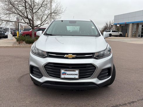 Used 2018 Chevrolet Trax LS image 2