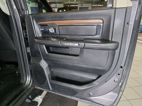 Used 2017 RAM 1500 Laramie w/ Convenience Group AWD/4WD image 30