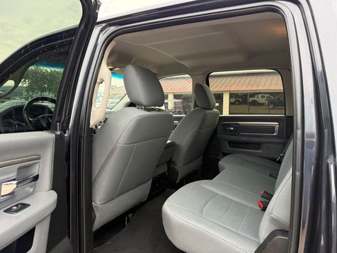 Used 2017 RAM 2500 SLT w/ Luxury Group AWD/4WD image 18