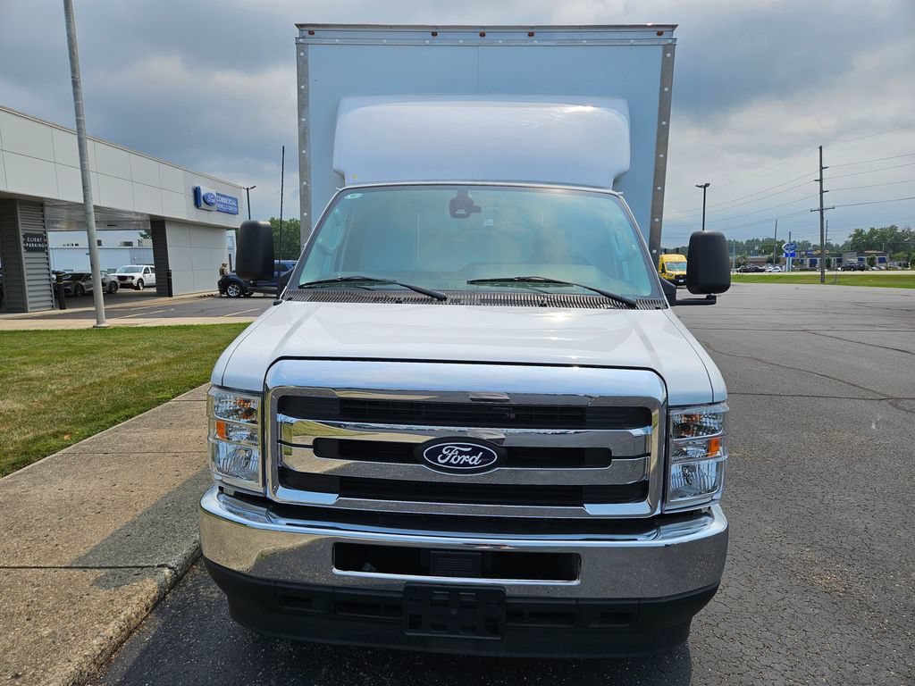 New 2026 Ford E-450 and Econoline 450 Super Duty w/ Shuttle Bus Prep Package RWD image 3