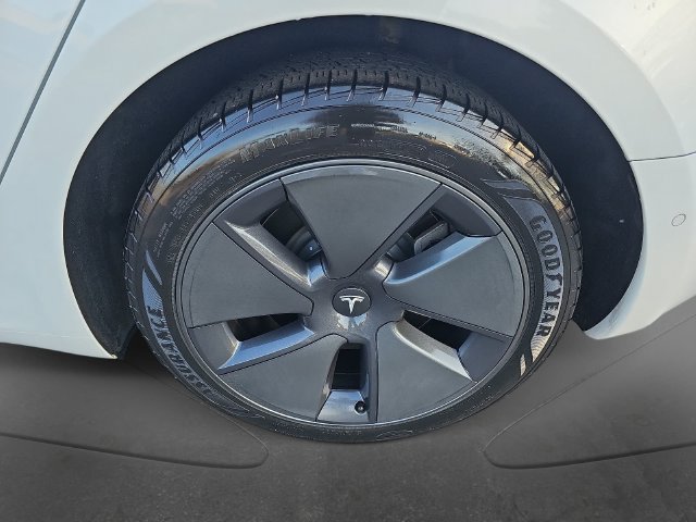 Used 2022 Tesla Model 3 Long Range AWD/4WD image 34