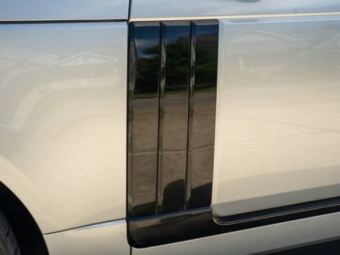 Used 2017 Land Rover Range Rover Supercharged AWD/4WD image 11