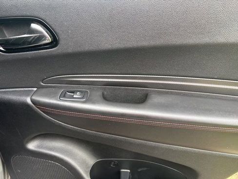 Used 2023 Dodge Durango GT image 38