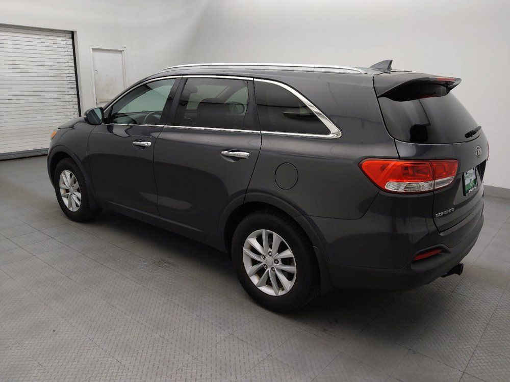 Used 2017 Kia Sorento FWD w/ LX Convenience Package image 3