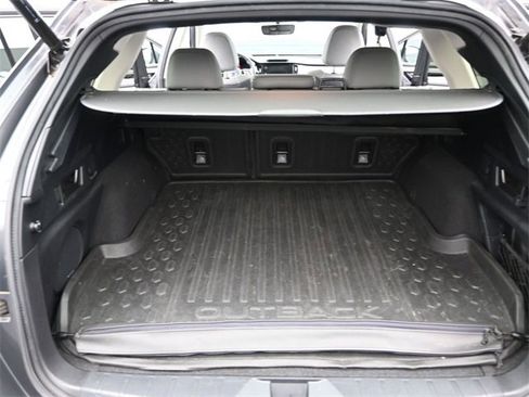 Used 2020 Subaru Outback Limited image 31