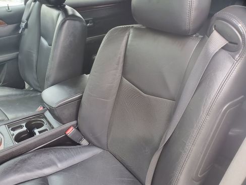 Used 2009 Cadillac SRX 2WD w/ Third Row Seating Package image 18
