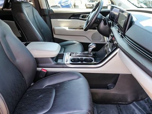 Used 2024 Kia Carnival SX FWD image 18