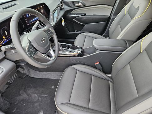 New 2026 Chevrolet Trax ACTIV w/ Sunroof Package FWD image 16