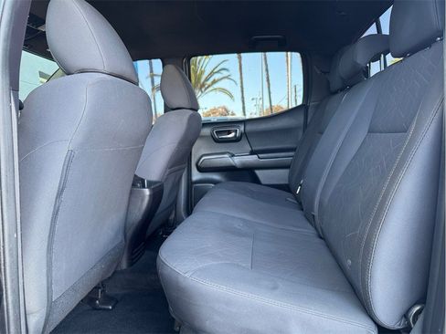 Used 2016 Toyota Tacoma TRD Sport w/ Towing Package AWD/4WD image 20