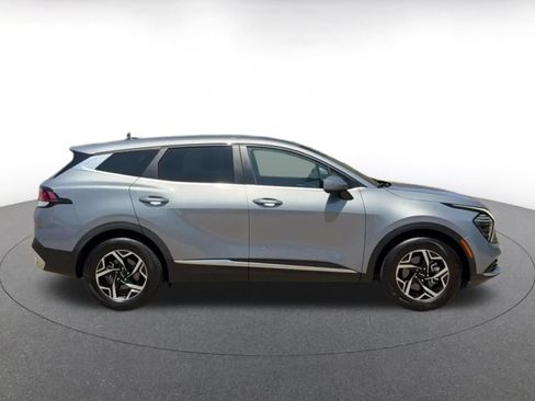 Used 2025 Kia Sportage LX FWD image 16