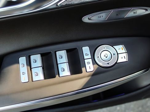 Used 2024 Genesis Electrified GV70 Advanced image 38