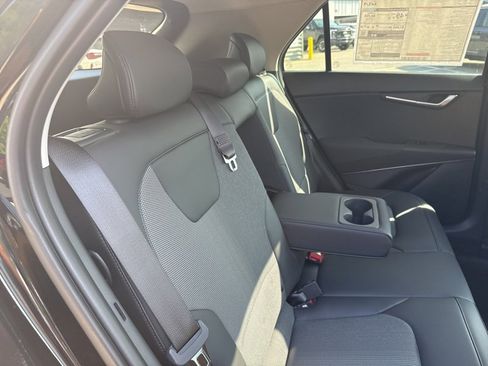 New 2025 Kia Niro EX Touring image 12