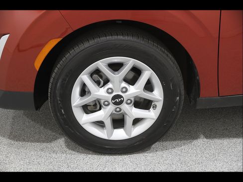 Used 2025 Kia Soul S FWD image 21