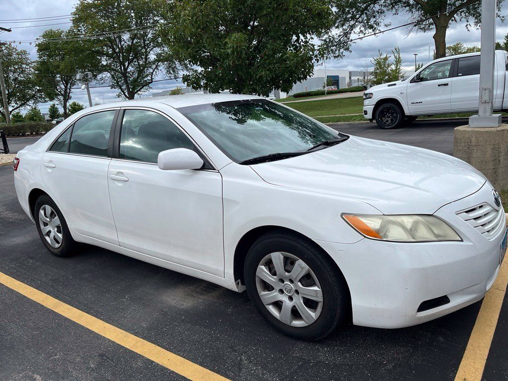 Used 2009 Toyota Camry LE FWD image 2