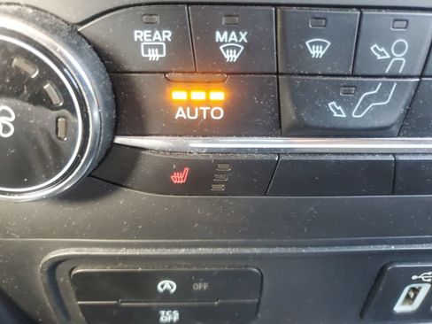 Used 2018 Ford EcoSport SE FWD image 24