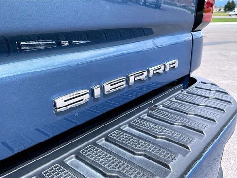 Used 2025 GMC Sierra 3500 Denali w/ Denali Reserve Package AWD/4WD image 8
