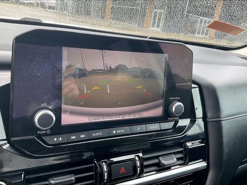 Used 2022 Nissan Pathfinder SV image 20