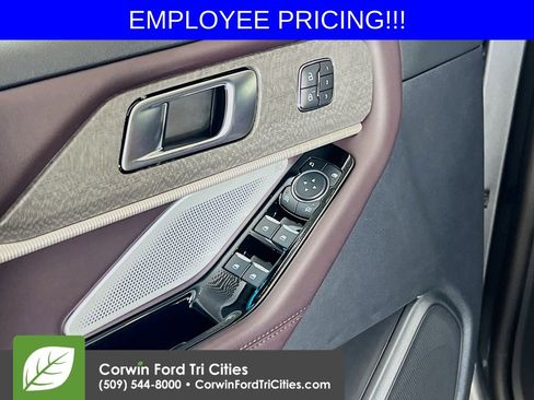 New 2026 Ford Explorer Platinum AWD/4WD image 12