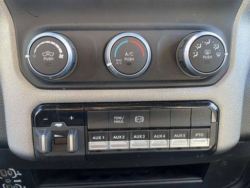 Used 2024 RAM 5500 Tradesman w/ Chrome Appearance Group RWD image 28