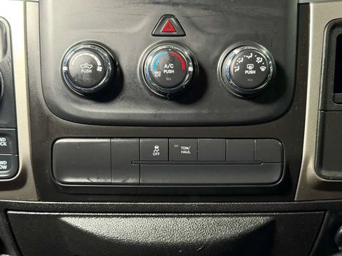 Used 2019 RAM 1500 Classic SLT AWD/4WD image 30
