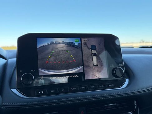 Used 2021 Nissan Rogue SL w/ Premium Package image 26