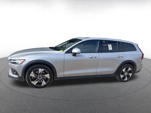 Used 2025 Volvo V60 B5 Cross Country Plus AWD/4WD image 10