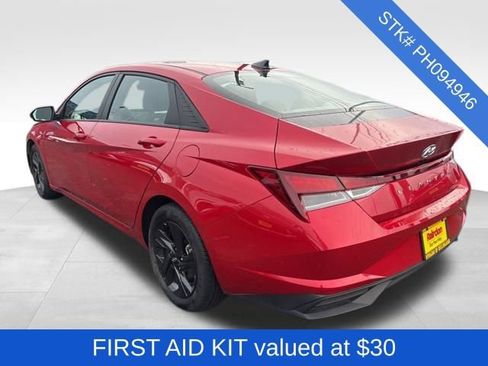 Used 2023 Hyundai Elantra SEL w/ Cargo Package image 4