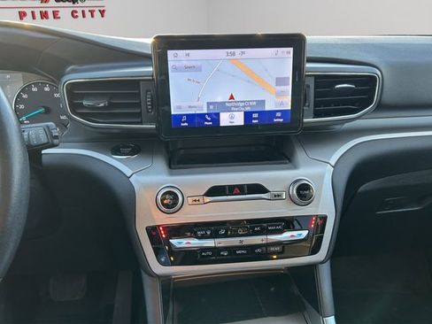 Used 2022 Ford Explorer XLT w/ Equipment Group 202A image 18