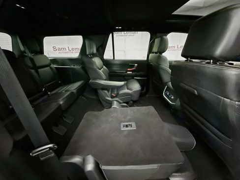 Used 2025 Ford Expedition Platinum w/ Stealth Appearance Package AWD/4WD image 30