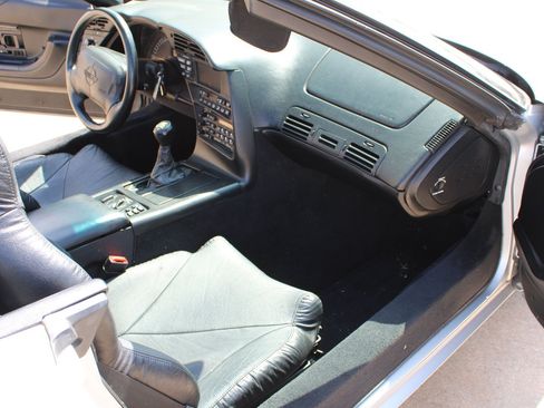 Used 1996 Chevrolet Corvette Convertible RWD image 15