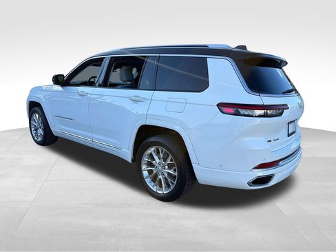 Used 2021 Jeep Grand Cherokee L Summit w/ Luxury Tech Group V AWD/4WD image 9