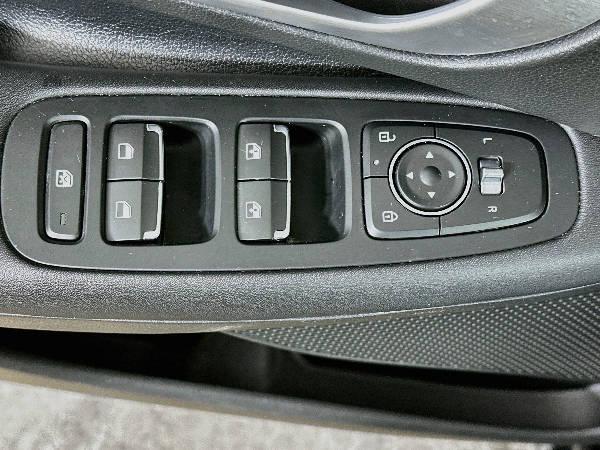 Used 2025 Hyundai Sonata SEL FWD image 15