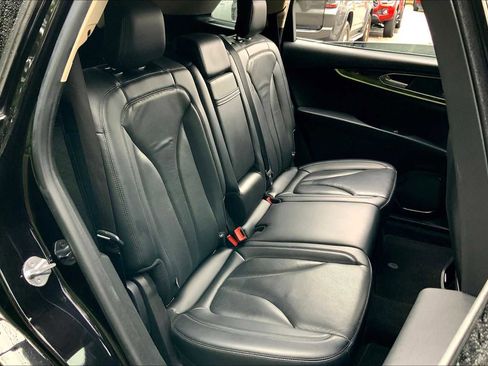 Used 2023 Lincoln Nautilus Reserve w/ Equipment Group 201A image 18