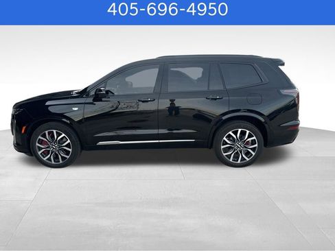 Used 2025 Cadillac XT6 Sport w/ Platinum Package image 12