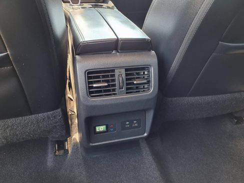 Used 2021 Nissan Rogue SL FWD image 22