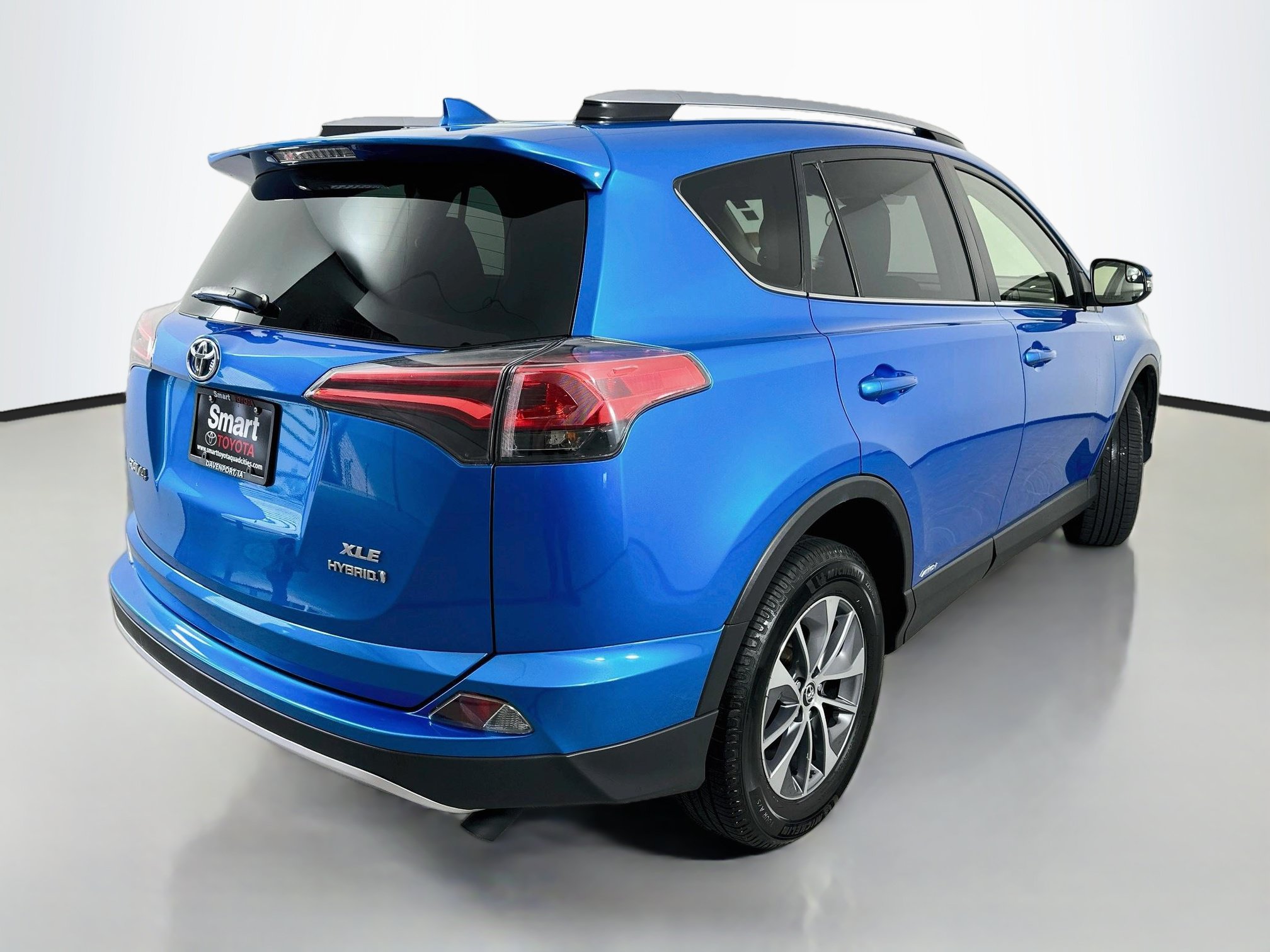 Used 2018 Toyota RAV4 XLE AWD/4WD image 7
