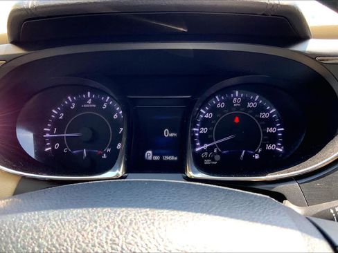 Used 2013 Toyota Avalon XLE FWD image 25