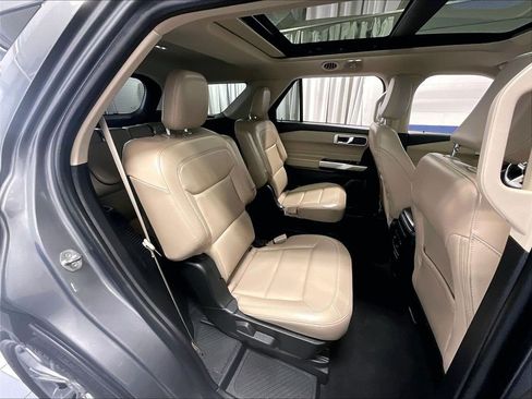 Used 2023 Ford Explorer XLT w/ Equipment Group 202A AWD/4WD image 16