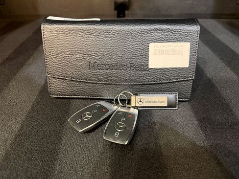 Used 2026 Mercedes-Benz GLB 250 image 25