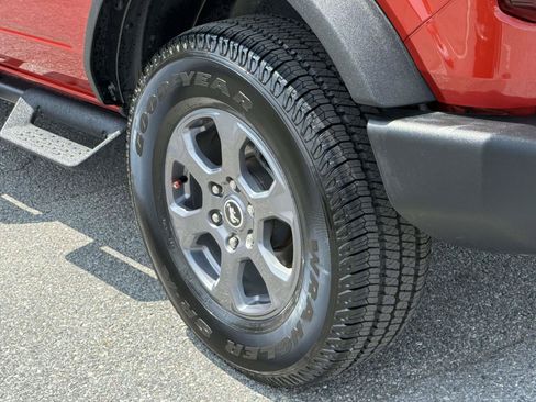 Used 2023 Ford Bronco 4-Door AWD/4WD image 13