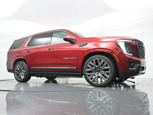 Used 2025 GMC Yukon Denali Ultimate AWD/4WD image 55
