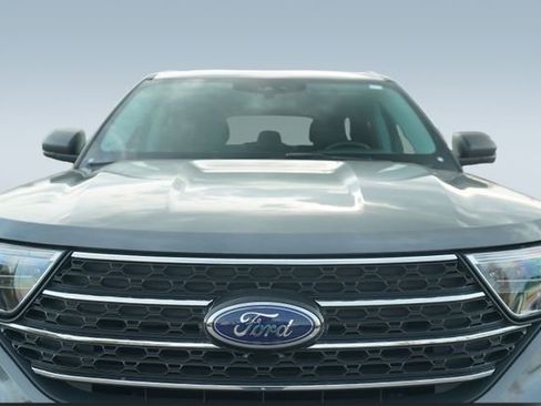 Used 2022 Ford Explorer XLT w/ Equipment Group 202A image 39