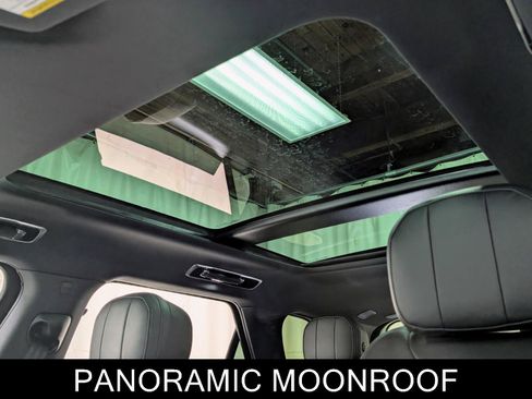 Used 2025 Land Rover Range Rover Sport SE AWD/4WD image 16