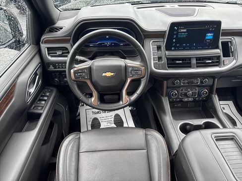 Used 2024 Chevrolet Suburban High Country AWD/4WD image 23