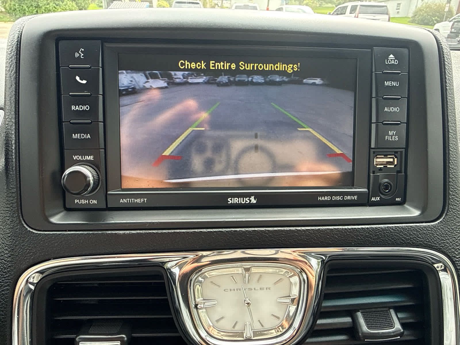 Used 2016 Chrysler Town & Country Touring FWD image 25